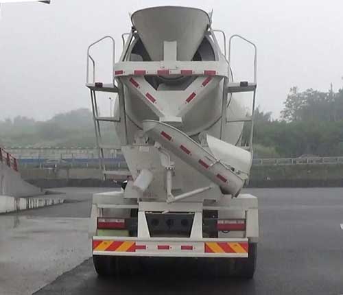 后雙橋混凝土攪拌運(yùn)輸車(chē)